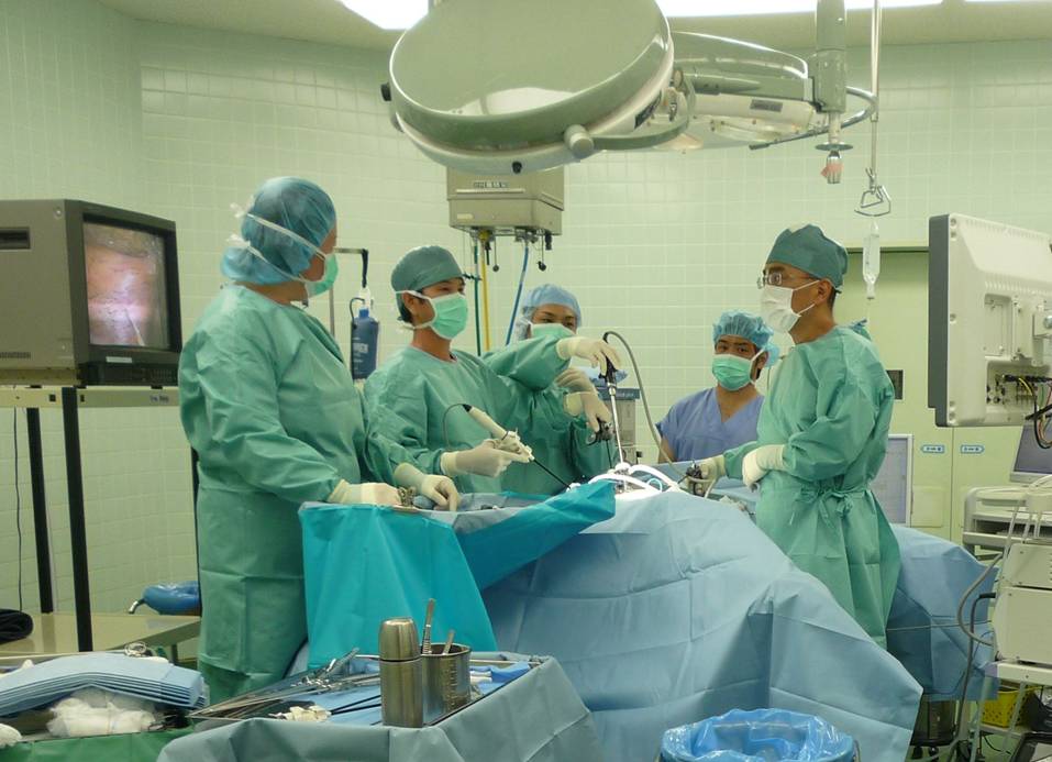 腹腔鏡下手術（外科）